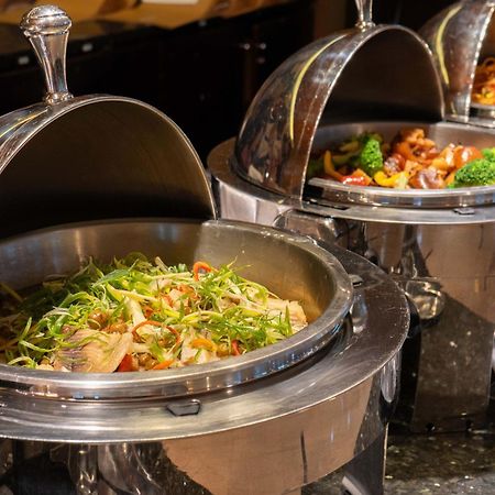 Check Inn Select Taichung Dadun Ngoại thất bức ảnh