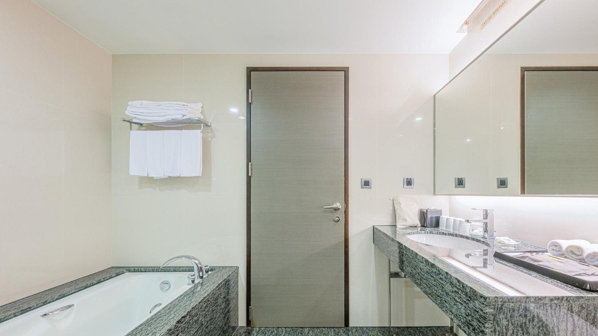 Check Inn Select Taichung Dadun Ngoại thất bức ảnh