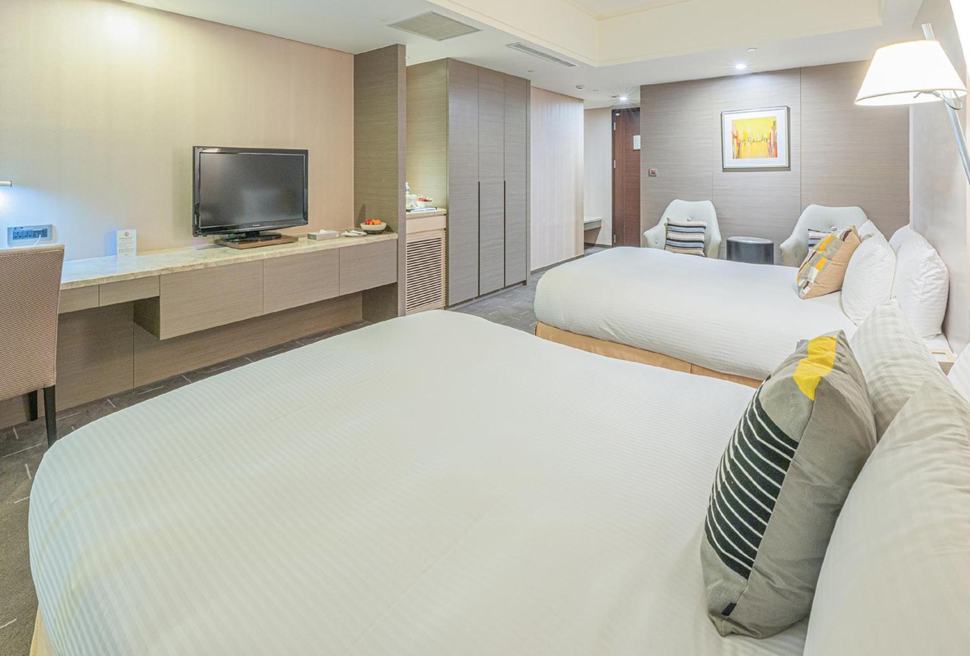 Check Inn Select Taichung Dadun Ngoại thất bức ảnh