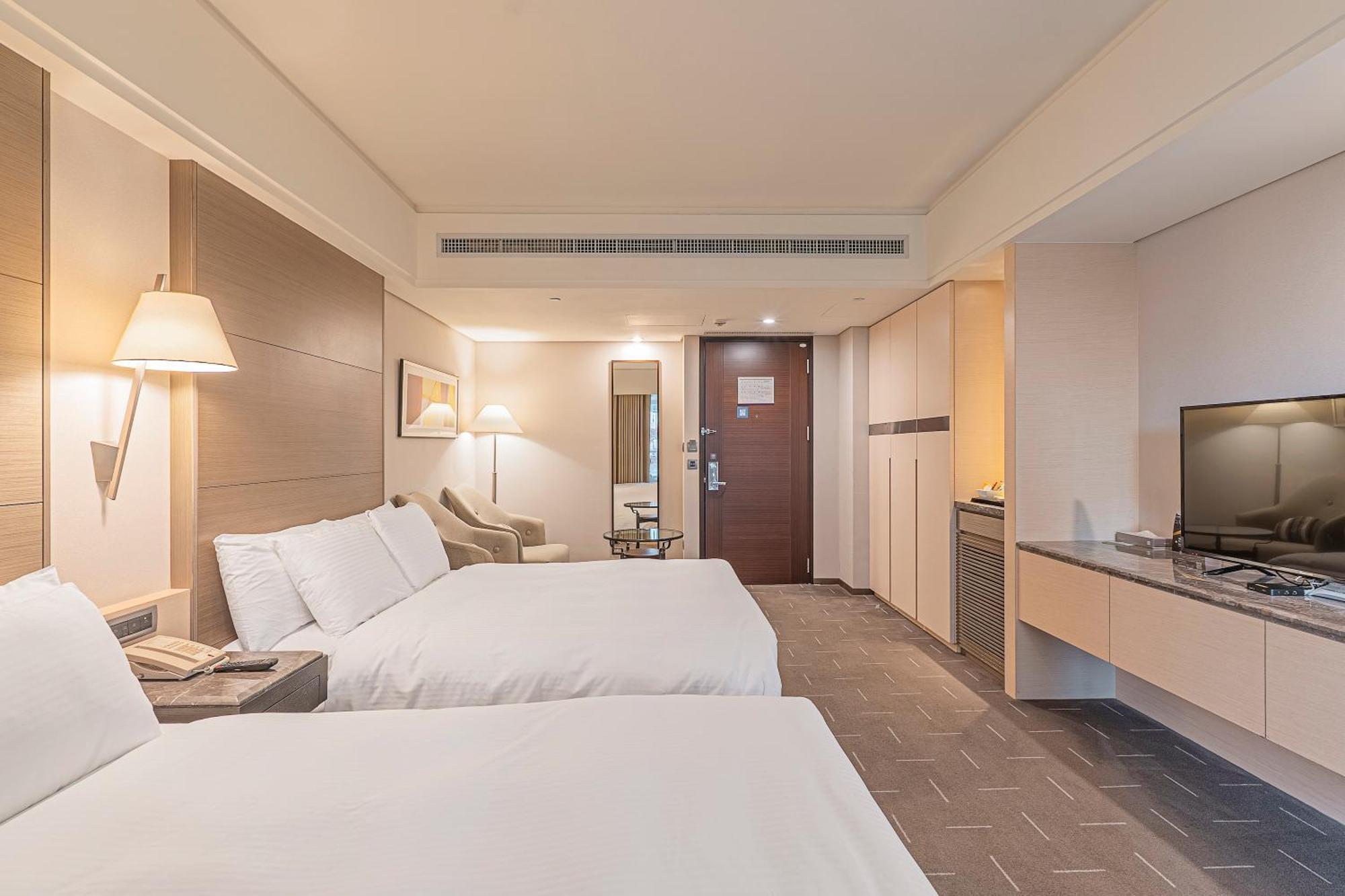Check Inn Select Taichung Dadun Ngoại thất bức ảnh
